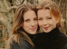 ���а���һ��Mika and Charlotte MacInnis